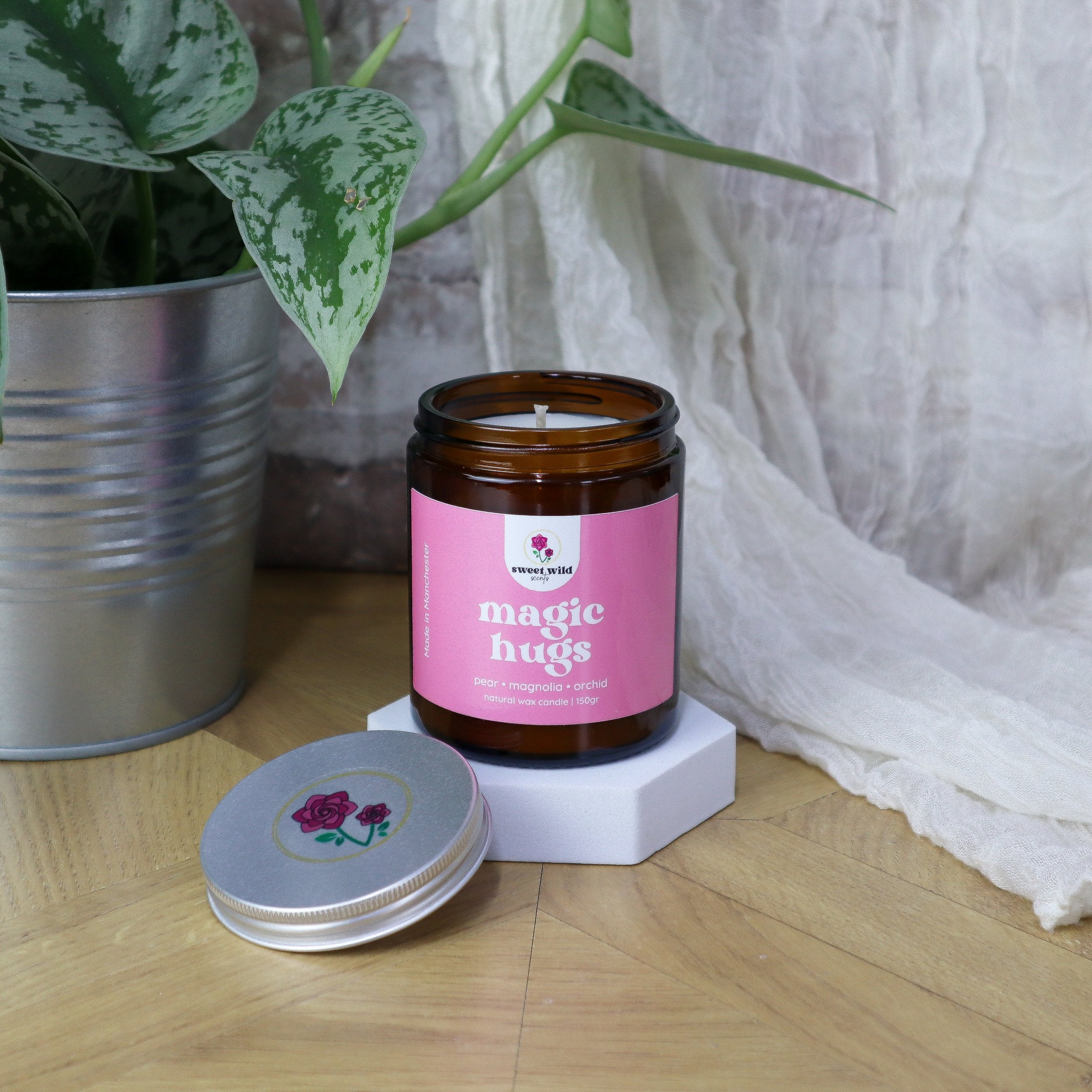 Magic Hugs Floral Amber Candle UK | Vegan Gift Candle – Sweet Wild Scents